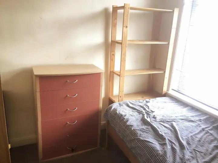 Single Room - Town & University Nearby, 24H Bus, Airport-Linked Μάντσεστερ Εξωτερικό φωτογραφία