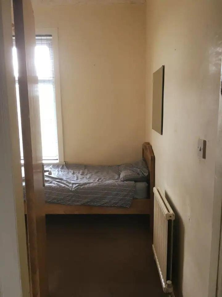 Single Room - Town & University Nearby, 24H Bus, Airport-Linked Μάντσεστερ Εξωτερικό φωτογραφία