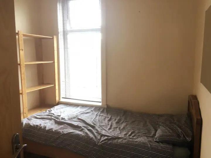 Single Room - Town & University Nearby, 24H Bus, Airport-Linked Μάντσεστερ Εξωτερικό φωτογραφία